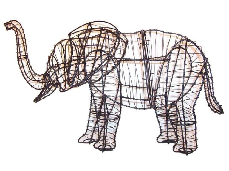 Architectural and Artistic Strategies for Creating Lifelike Animal Topiaries for Commercial and Residential Spaces