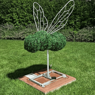 Topiary Bumble Bees | TOPIARYTREE.NET