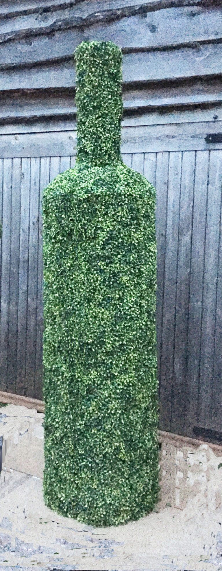 How to Take Care of Sphagnum Moss for Your Topiary So It Does Not Look Worn Out with this Heart Topiary ?