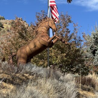 Life size Running Horse Rearing on a Mountain | TOPIARYTREE.NET