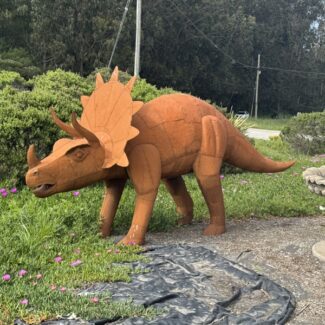 Family of Dinosaurs & T-Rex - Hand Made Using Scrap Metal, Spanish Style | TOPIARYTREE.NET