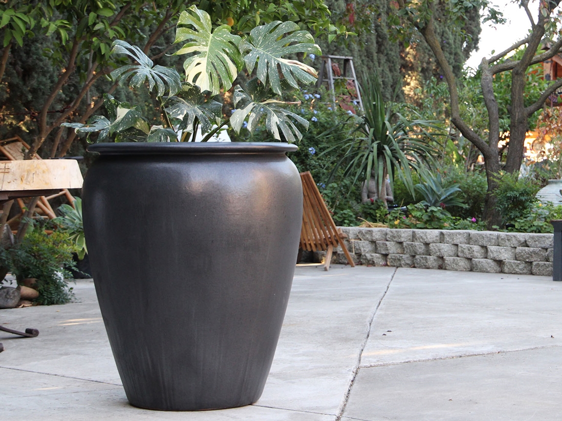 Urn Smooth Finished Urn Smooth Finished