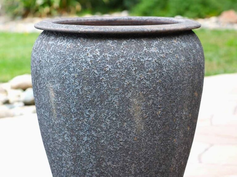 Urn Smooth Finished, Silver Rock