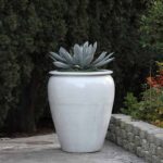 Urn Smooth Finished — White White