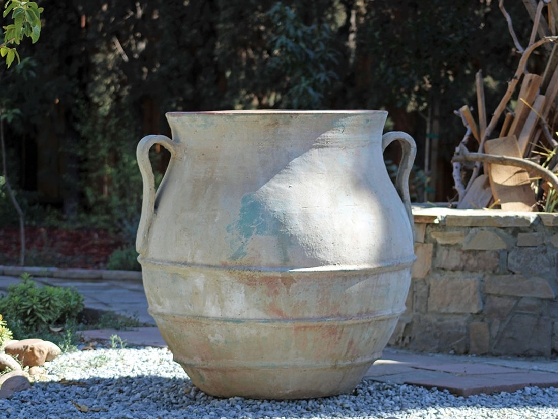 glazed pottery: Jar de Milos