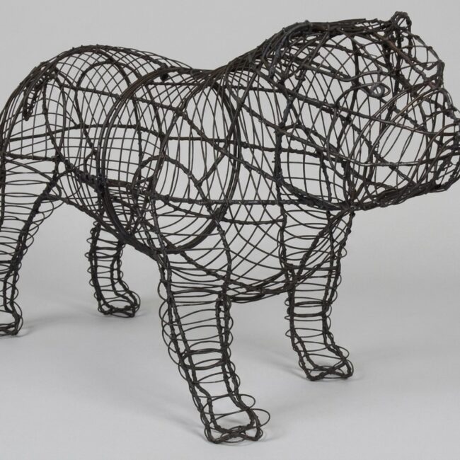 Bulldog Topiary Frame, 16 in