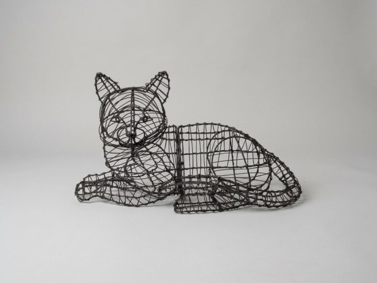 Cat Lying Topiary Frame, 10 in