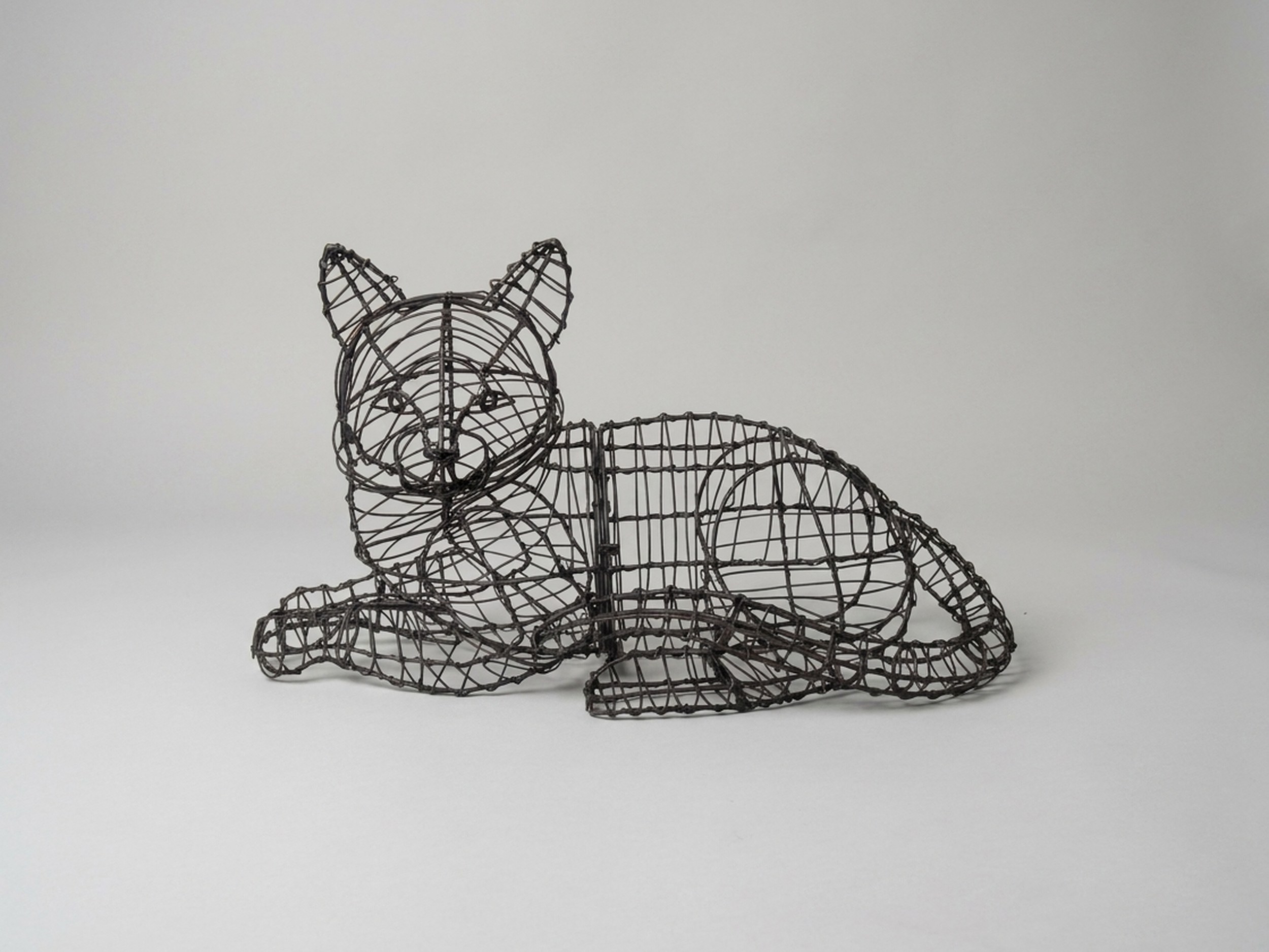 Cat Lying Topiary, Wire frame, 10 in