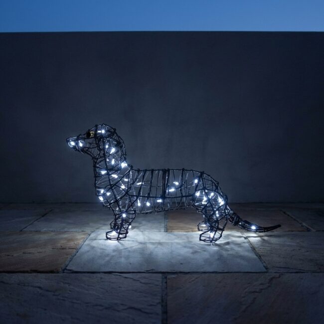 Dachshund Wire Topiary, 13 in (Lit)