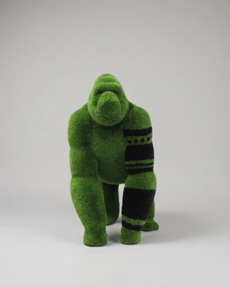 Kneeling Gorilla Topiary, 6.07 Ft