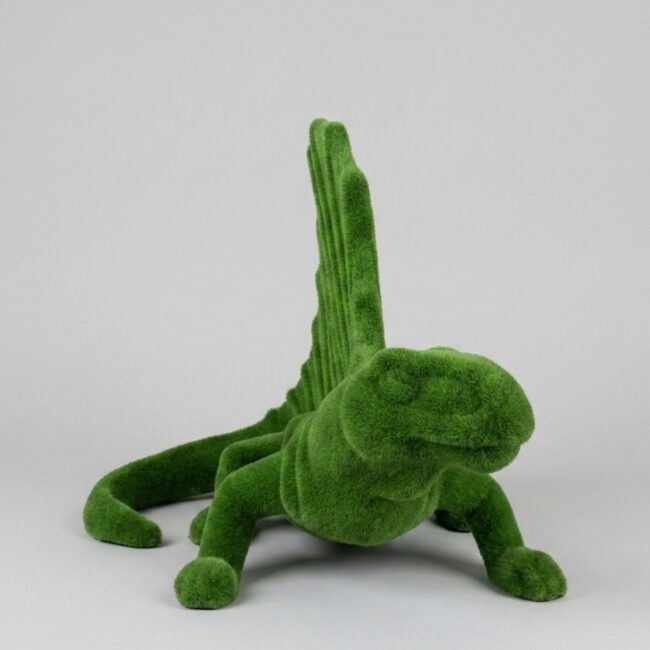 Iguana Topiary Chair, 8.04 ft