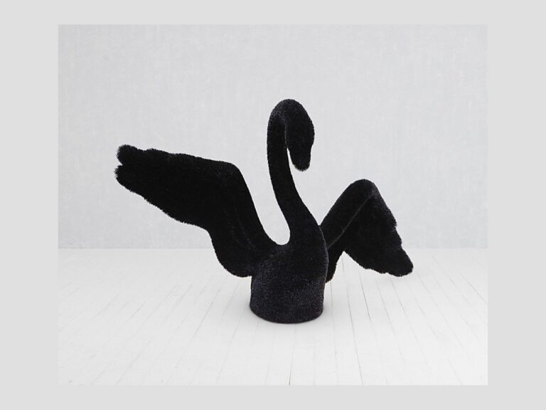 Black Swan Topiary Sculpture, 4.27 ft