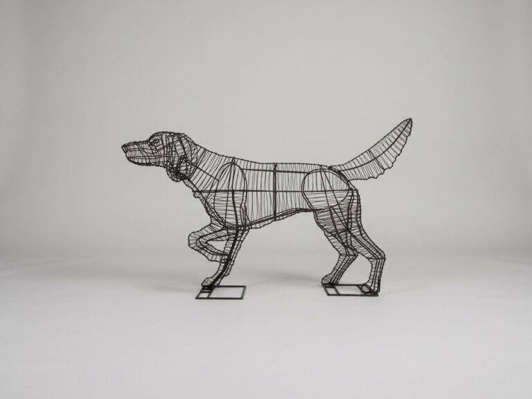 Pointer Topiary Frame, 32 in