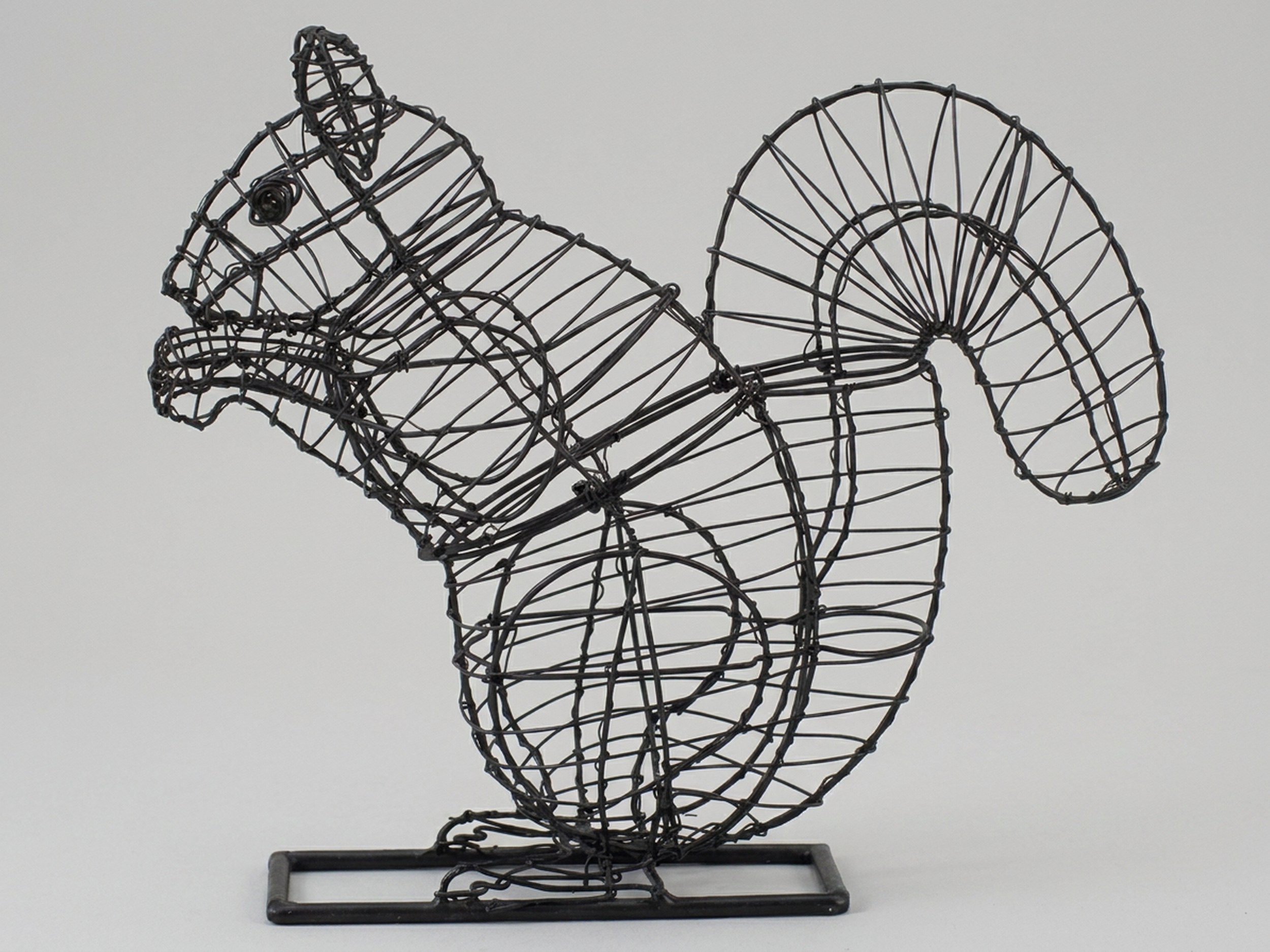 Squirrel Topiary, Wire frame, 12–18 in Squirrel Topiary, Wire frame, 12–18 in