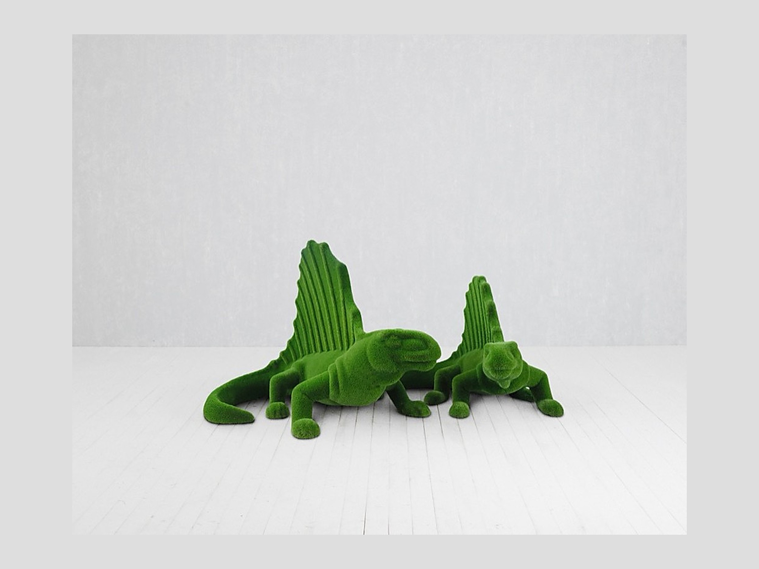 Two Dinosaur Topiary, Turf, 8.03 ft Two Dinosaur Topiary, Turf, 8.03 ft