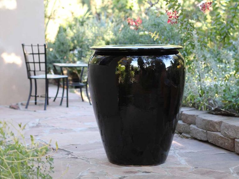 Urn Smooth Finished, Black